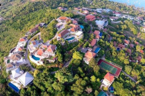 Villamanda: Hilltop home with stunning sea views